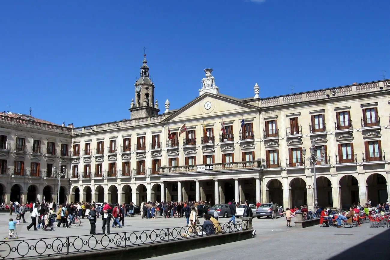 La Casa Consistorial de Vitoria-Gasteiz desde donde saldrá la Banda Municipal de Txistularis