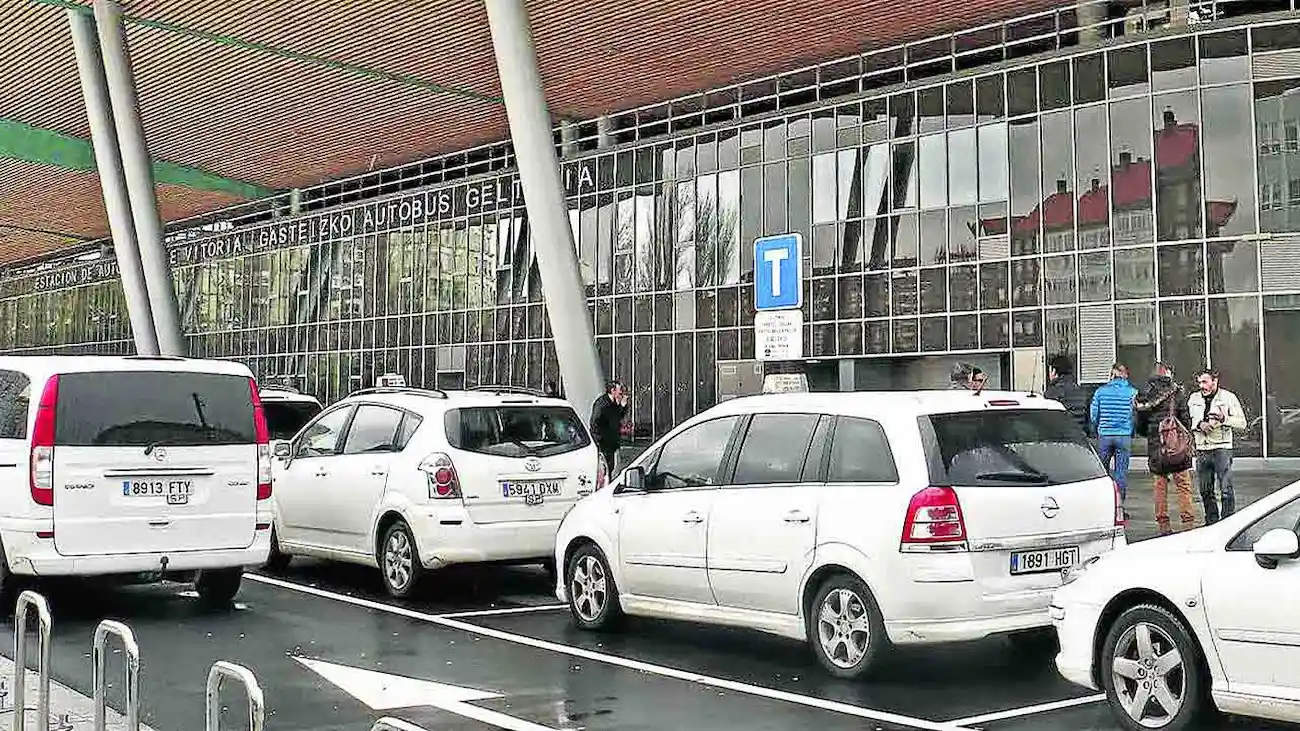 Vitoria-Gasteiz reorganiza el servicio de taxi