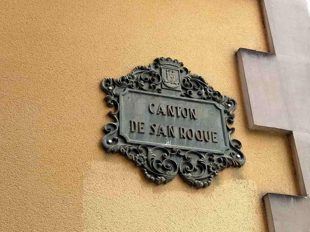 La calle más estrecha de la capital alavesa