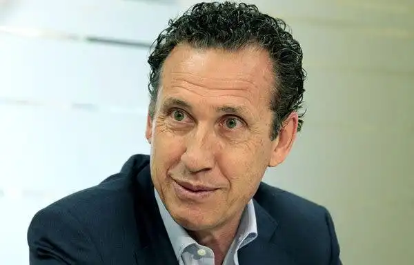 Jorge Valdano llegó a Vitoria-Gasteiz cuando tenía 19 años.