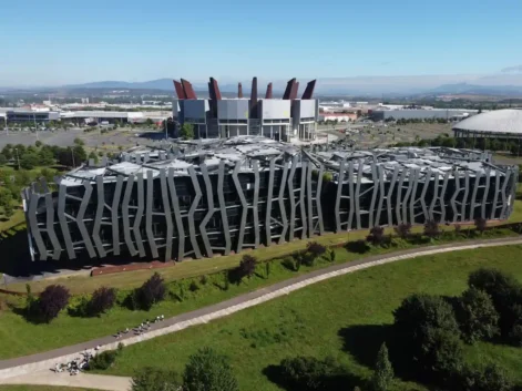 Querejeta desvela el proyecto de ampliación del club